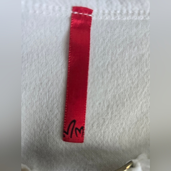 Elegant White Wrap Top Size L - Picture 8 of 9